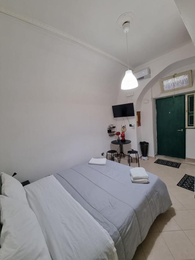 Donnaluisa Apartment Naples Exterior photo